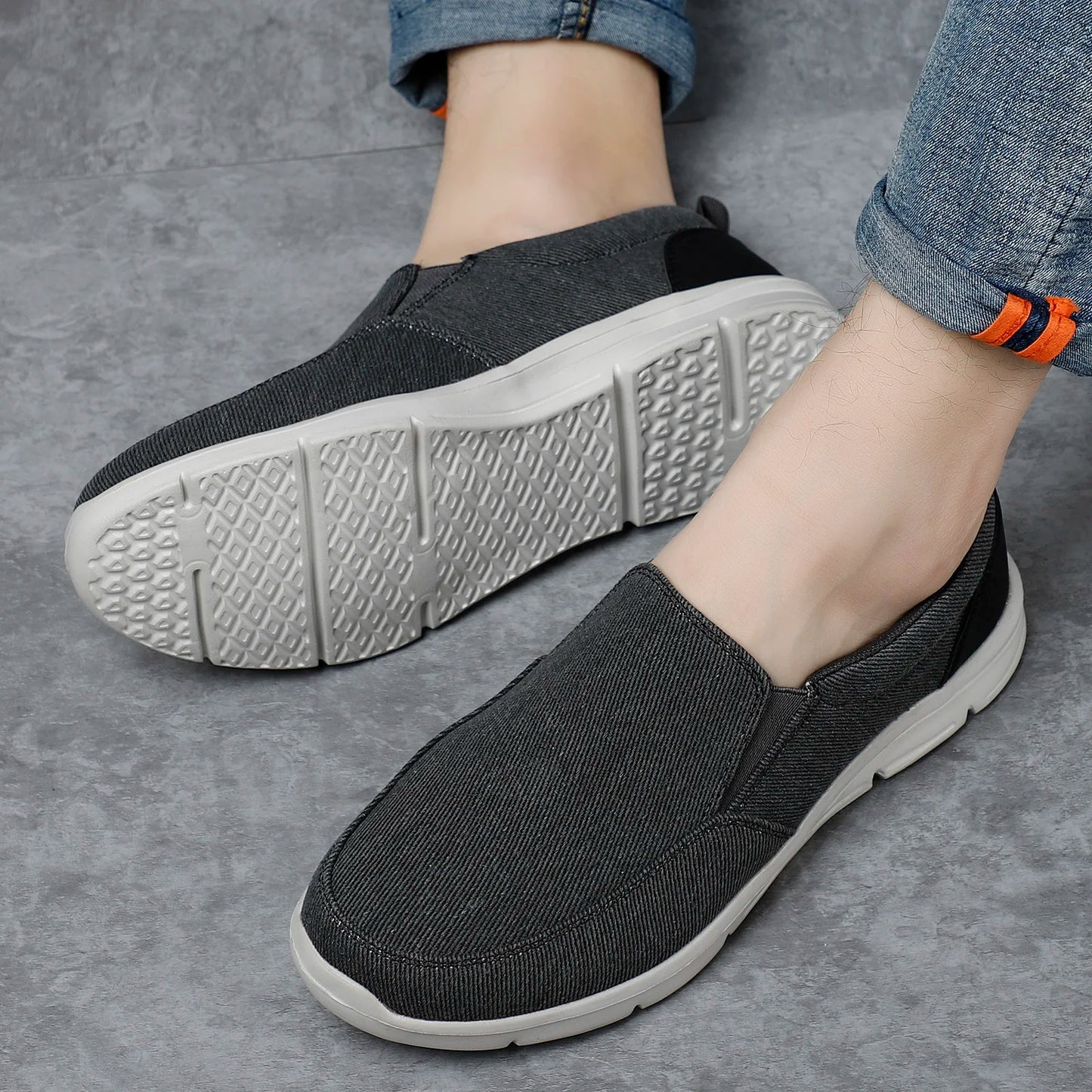 Men's Shoes Summer Canvas Shoes Breathable Comfortable Outdoor Slip On Walking Sneakers Classic Loafers For Men